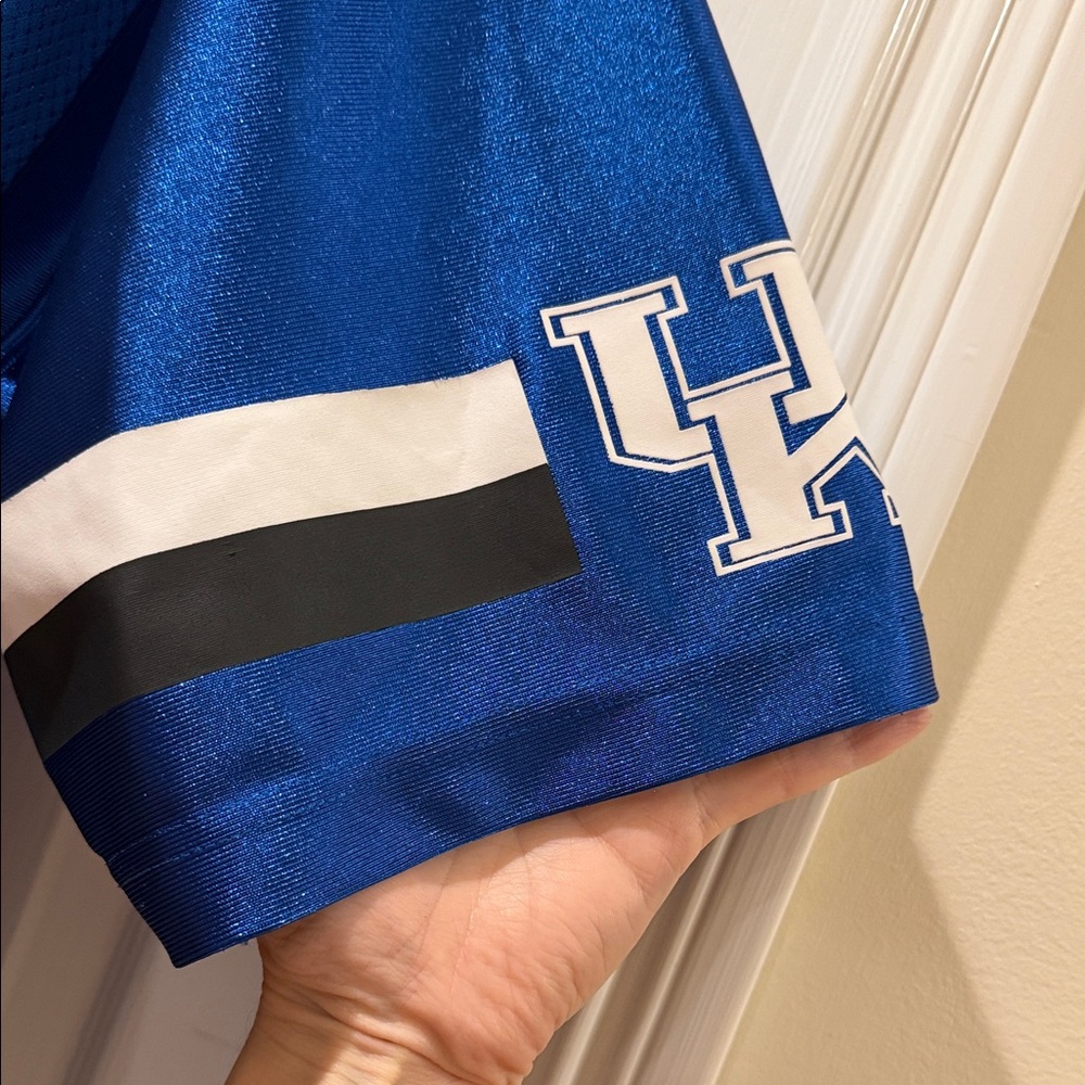 UK Wildcats Jersey with Number 5 - Picture 4 of 9